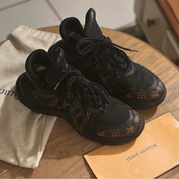 Louis Vuitton | Calfskin Patent Monogram Womens LV Archlight Sneakers 39 Black - Picture 7 of 16